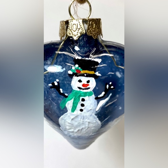 ORIGINAL Hand Painted Snowman Scene on Puffed Glass Heart Christmas Ornament - Picture 3 of 4